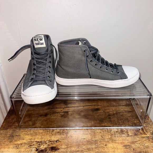 Nothing New High Top Gray and White Sneakers, Size 8 - Picture 4 of 7